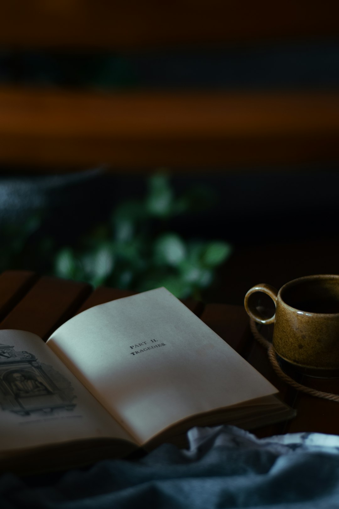 Livre et tasse de café